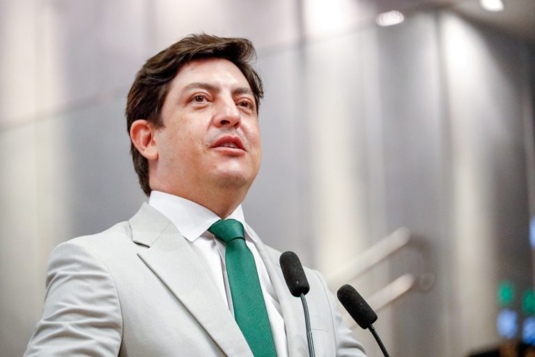 Henrique Filho reforça luta pela inclusão e direitos das pessoas com TEA