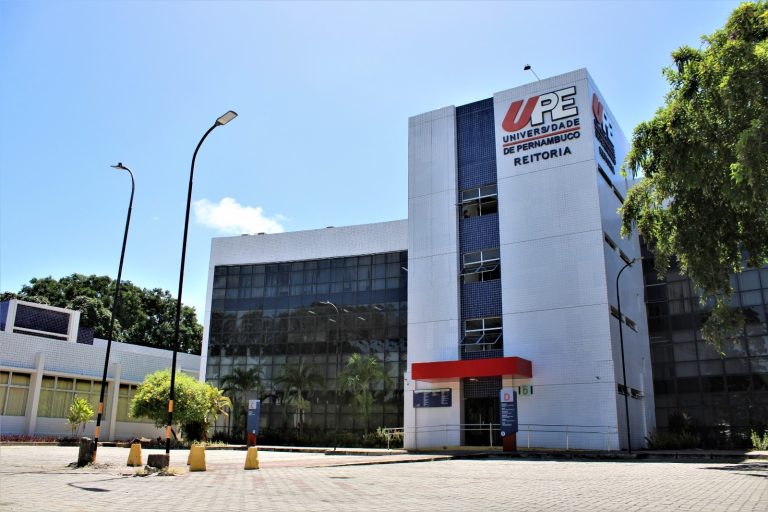 UPE abriu concurso público para 58 professores