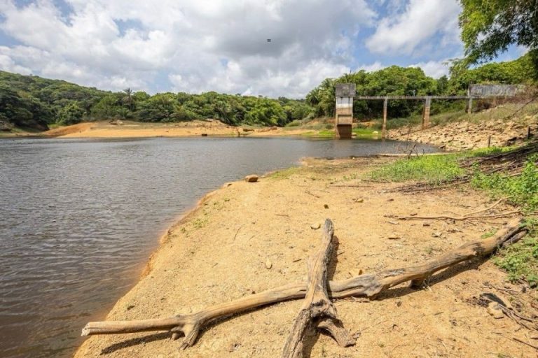 Crise hídrica atinge mais de 90 municípios em Pernambuco e acende alerta no Agreste e Sertão