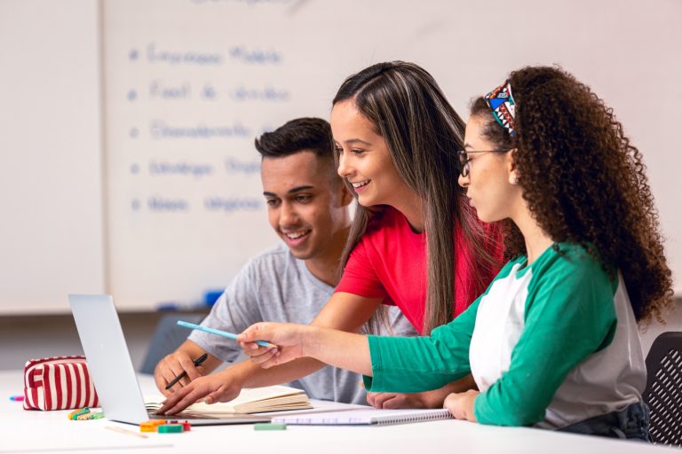 Conheça Desafio Liga Jovem 2025 que incentiva alunos a criarem soluções transformadoras nas suas comunidades