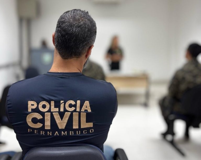 Professor do RN é preso suspeito de pornografia infantil em hotel da Vitória de Santo Antão