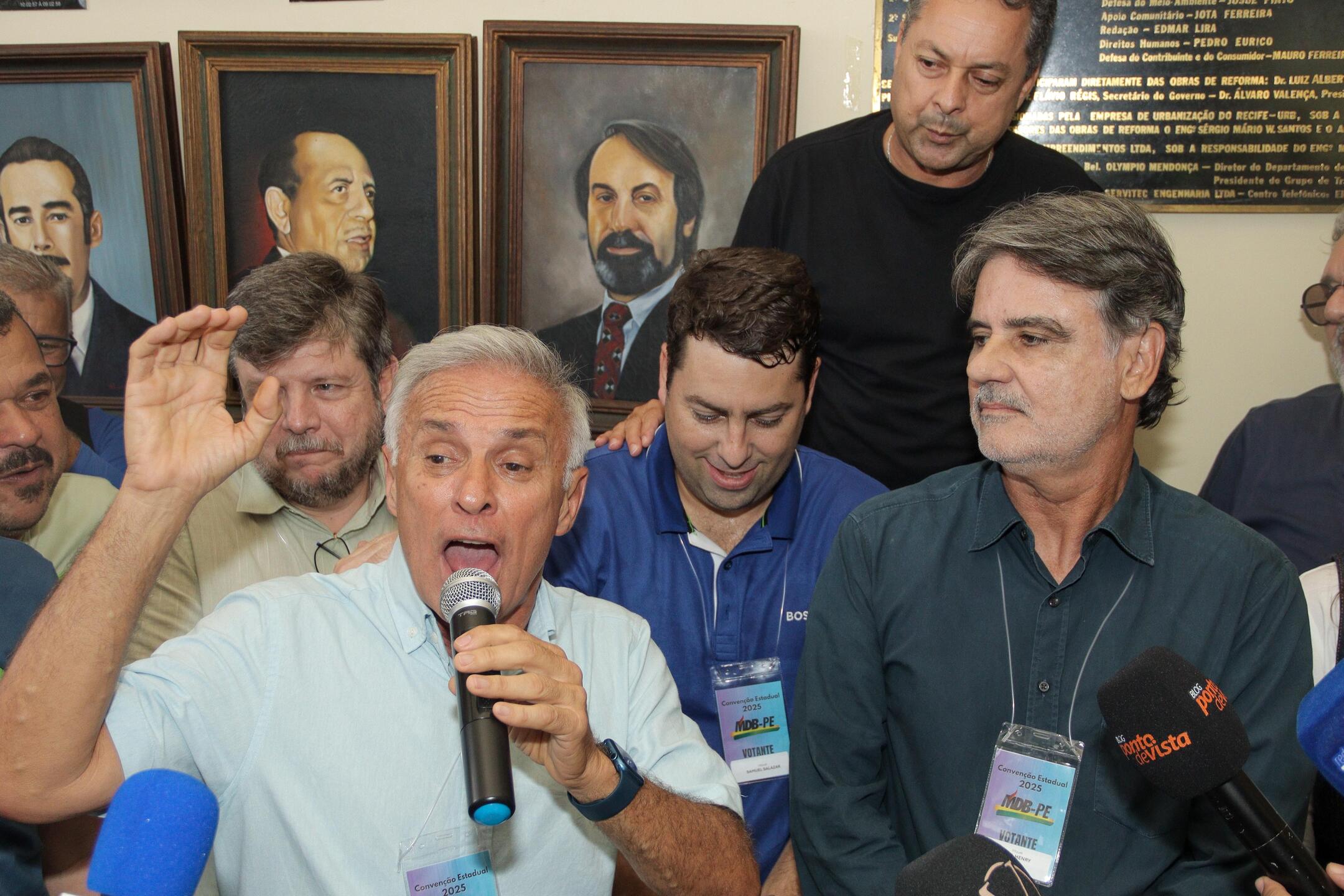 Prefeito da Vitória de Santo Antão amplia espaço na executiva estadual do MDB