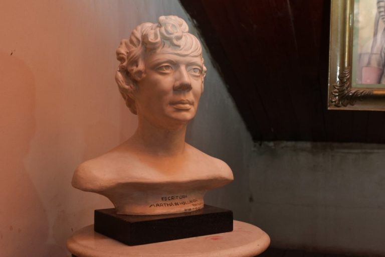 Vereadores do Recife solicitam restauração do túmulo da vitoriense Martha de Hollanda