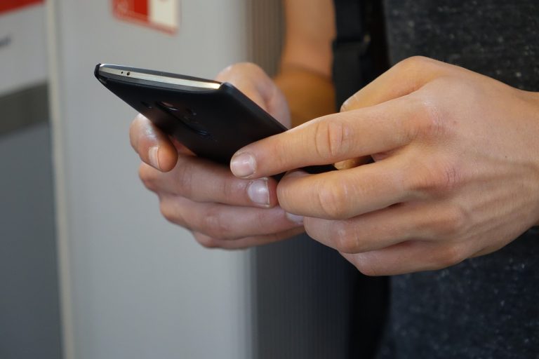 Pernambuco conta com Whatsapp como canal para recebimento de denúncias de violações contra crianças e adolescentes