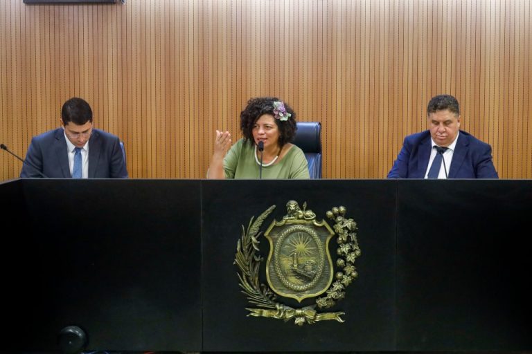 ALEPE aprova projeto de lei contra erotização infantil e adultização de crianças