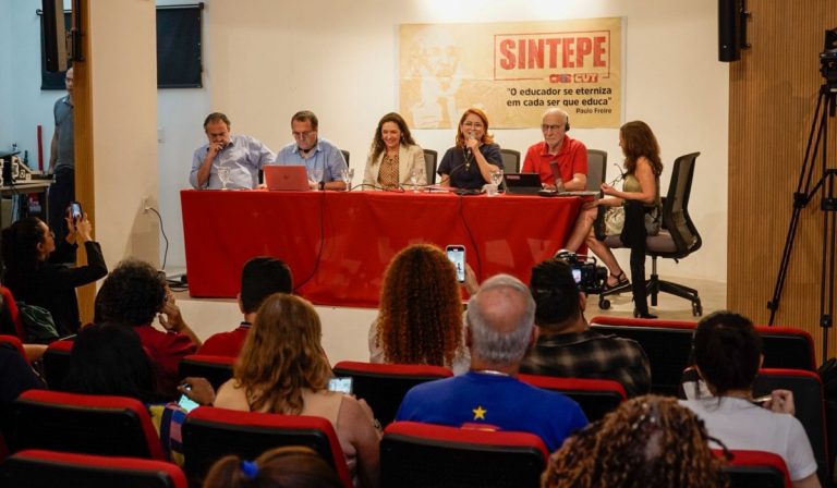 Sintepe promoveu debate internacional sobre as ameaças da extrema-direita à Educação e como combatê-las