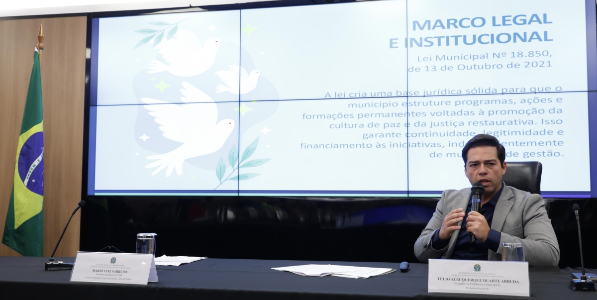 Túlio Arruda apresenta em encontro nacional experiências da Rede Compaz na prevenção à violência