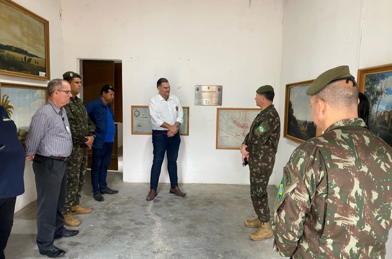 Exército analisa Monte das Tabocas para novo roteiro de turismo cultural militar em Pernambuco
