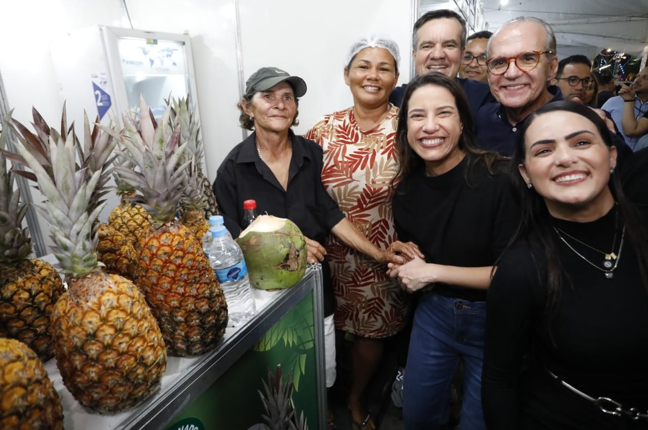 Governadora Raquel Lyra prestigiou em Pombos a 39ª Festa do Abacaxi