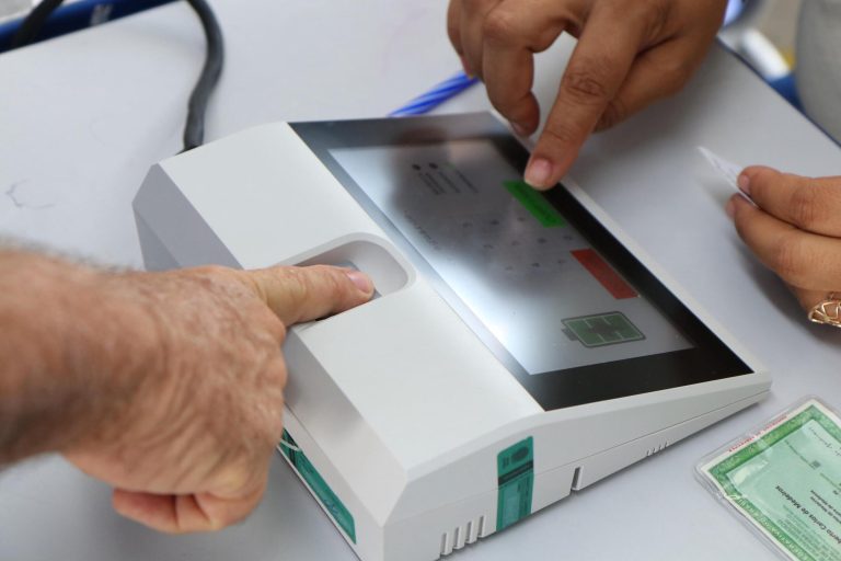 TRE-PE promove mutirão para coleta biométrica e acesso ao 1º título