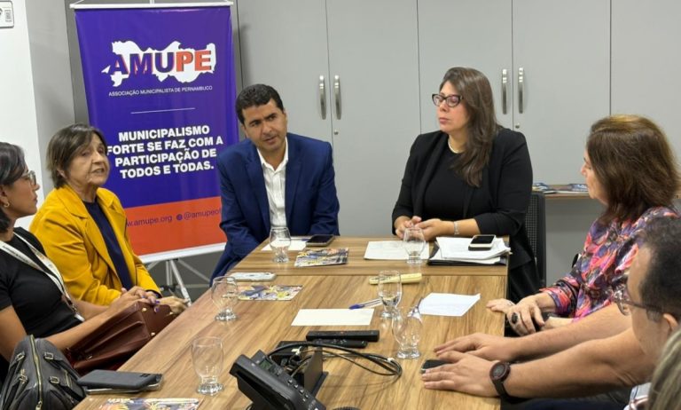 Amupe discute segurança na iluminação pública com MPT, Neoenergia e Crea/PE