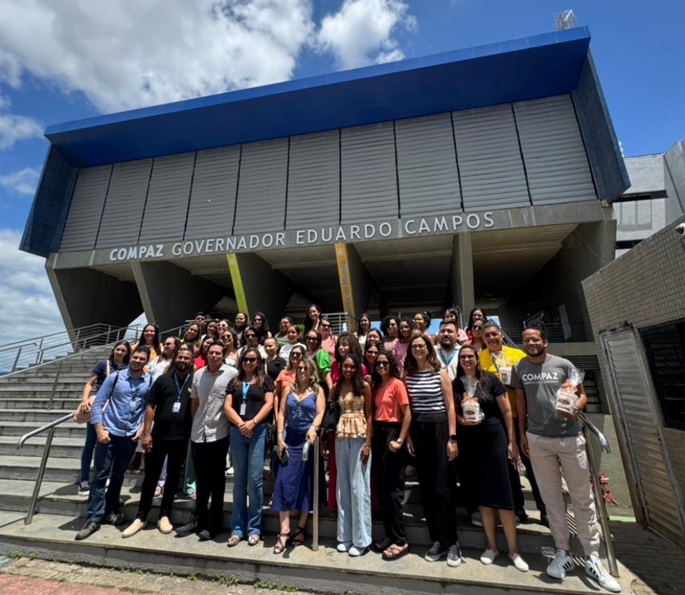 Estudantes da Vitória de Santo Antão visitam o Compaz e fortalecem laços com o Recife