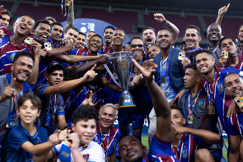 Vitória supera o América nos pênaltis e retorna a elite do futebol pernambucano