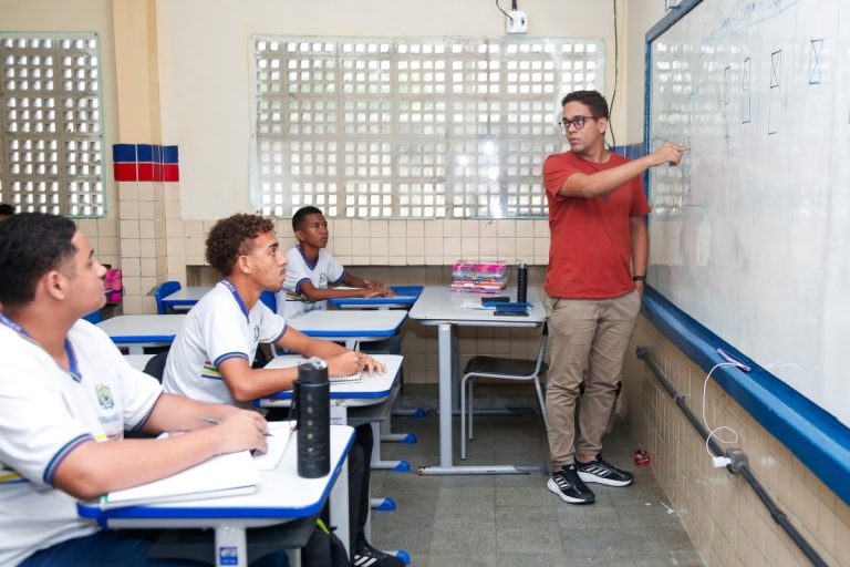 Educação de Pernambuco abre mais de 8,9 mil vagas para cursos técnicos gratuitos