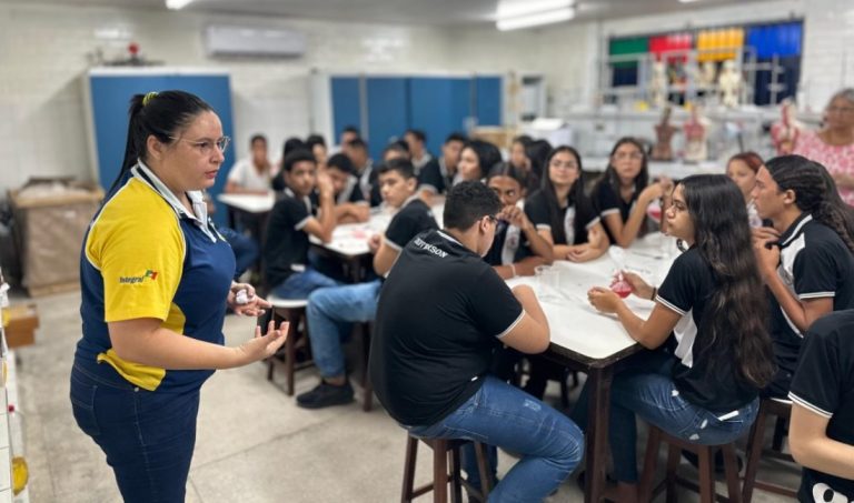 Professores podem acumular cargo público, decide Congresso