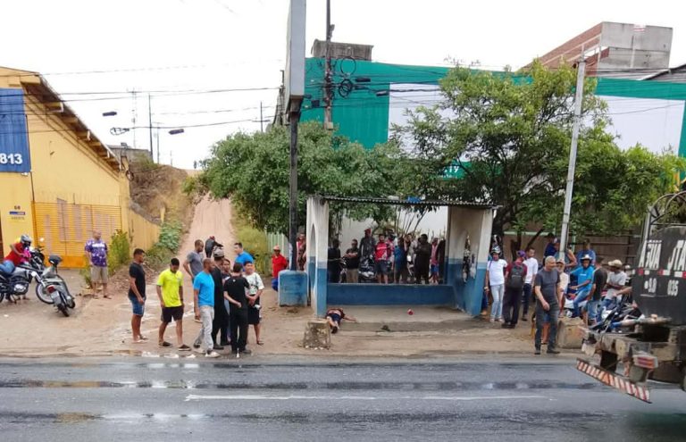 Dupla matou homem em ponto de ônibus da Vitória de Santo Antão
