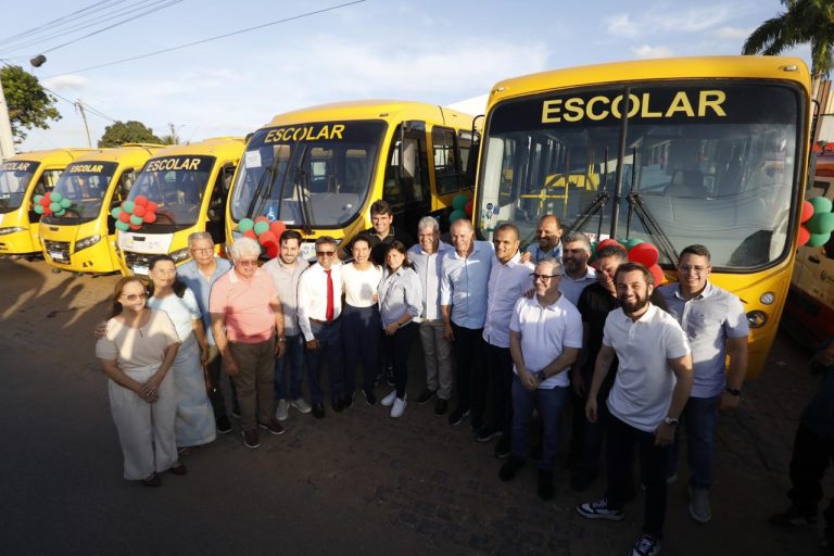 MPPE recomenda regularização do transporte escolar de Feira Nova e solução para superlotação