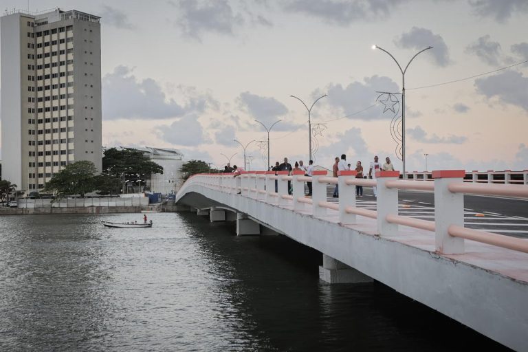 Reabertura da Ponte Giratória fortalece turismo de eventos e aproxima visitantes do Recife Antigo