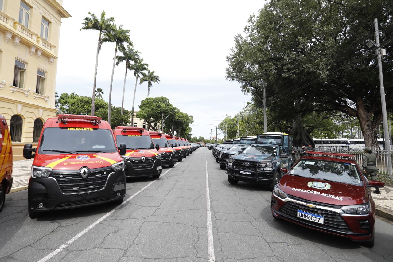 Raquel Lyra entrega mais viaturas, armamentos e equipamentos para forças policiais