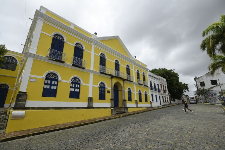 Educação de Olinda abre seleção simplificada com 600 vagas