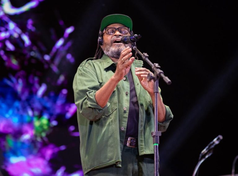 Chã Grande confirma cantor Edson Gomes na Festa do Trabalhador