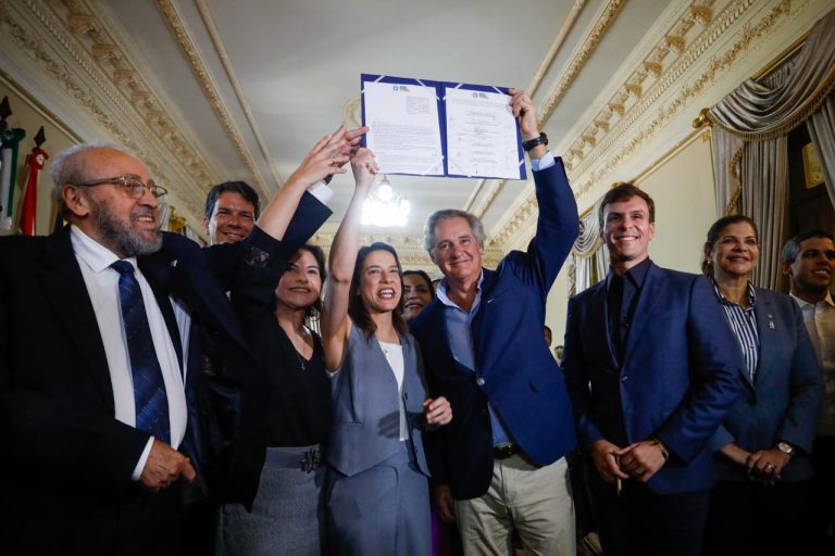 Concessão parcial da Compesa é homologada pela governadora Raquel Lyra