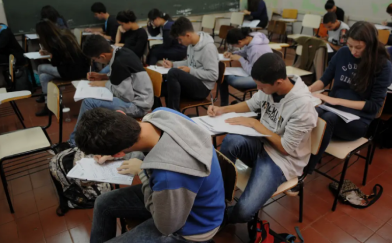 Enfrentamento à violência é desafio para 71,7% dos gestores de escolas