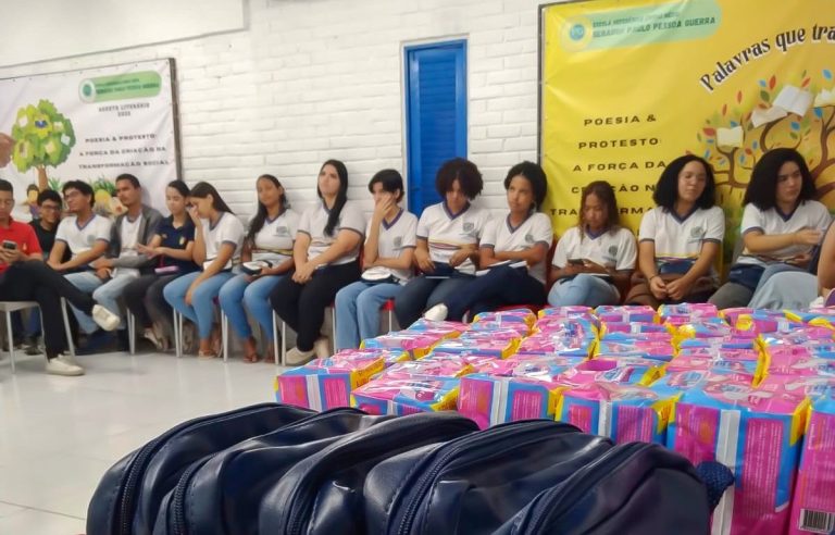 Semana de Saúde na Escola entrega kits de higiene bucal e absorventes para estudantes da rede estadual