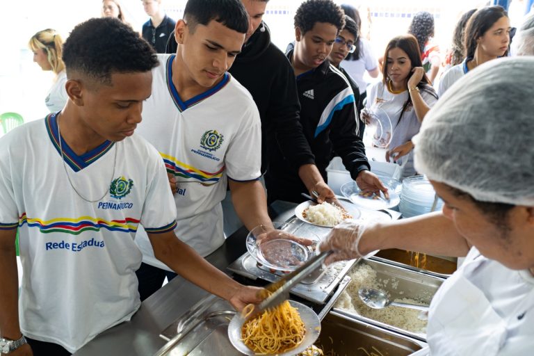 Pernambuco acompanha avanço do ensino médio público