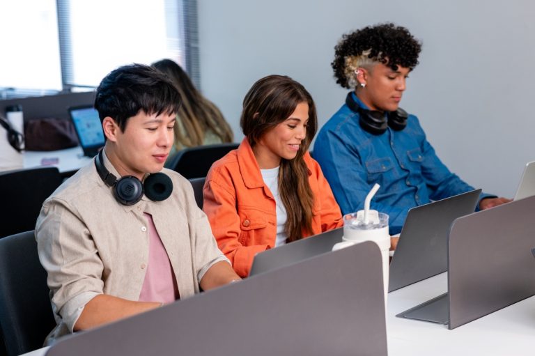 Quer entrar na área de tecnologia? CIEE e Google oferecem 110 mil bolsas de estudo