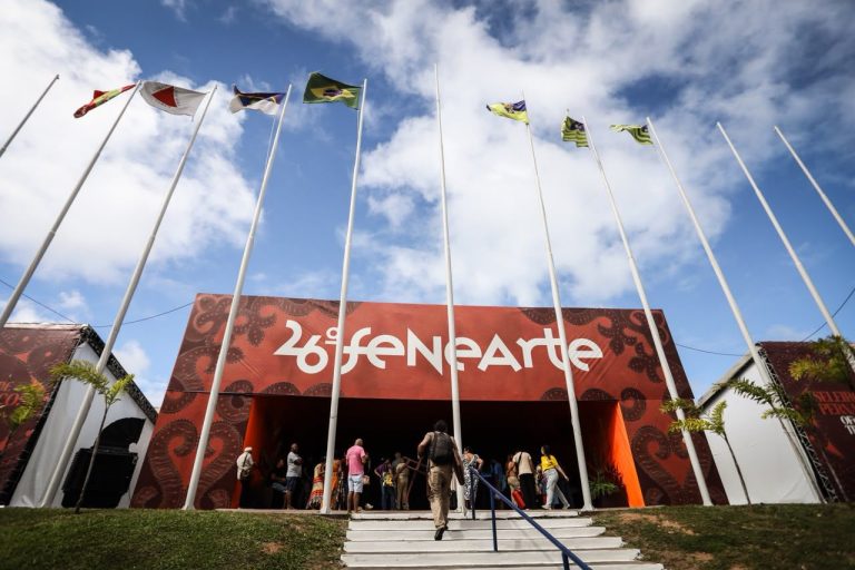 Fenearte estreia sua 26ª edição com homenagem à arte do couro