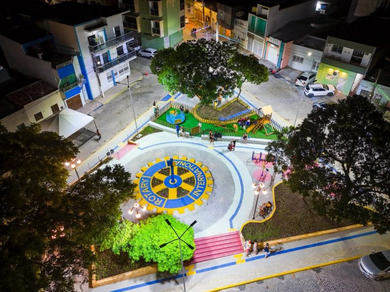 Revitalizada, Praça do Rotary presta homenagem a Professora Angelita Neves