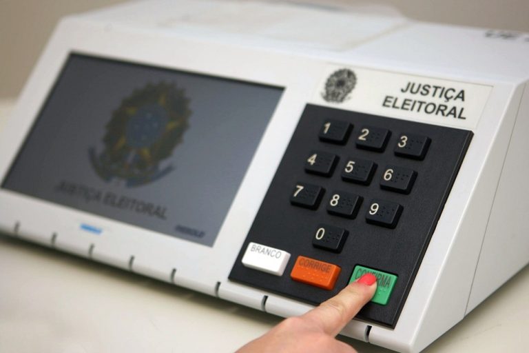 Pernambuco ultrapassa 7,2 milhões de eleitores aptos a votar em 2026; Vitória passa dos 100 mil