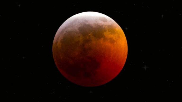 Eclipse lunar parcial "quase total" será visível em todo o Brasil nesta quinta (27)