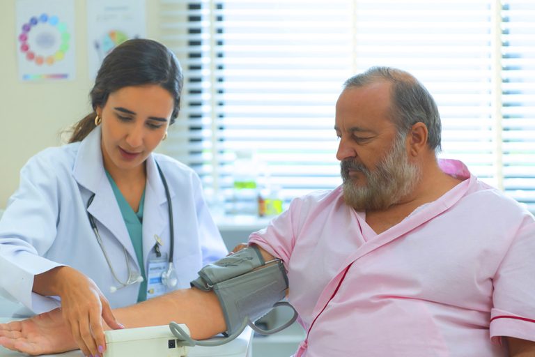 Estudo em Vitória recruta voluntários para pesquisa sobre marcadores precoces de hipertensão e diabetes