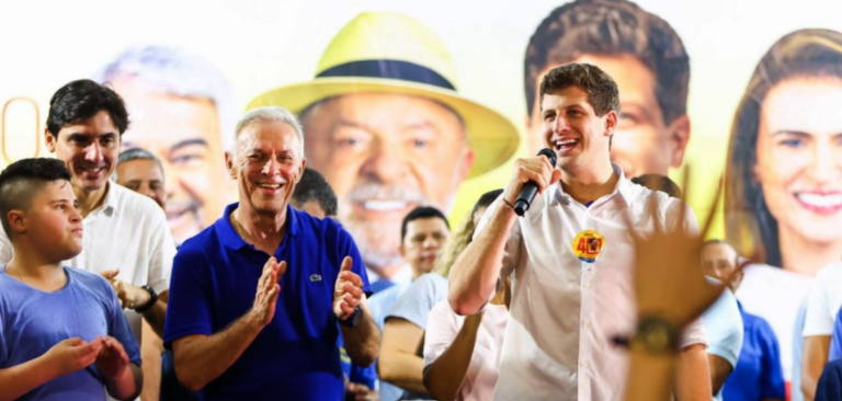 Em Vitória, João Campos promete ampliar Hospital João Murilo de Oliveira